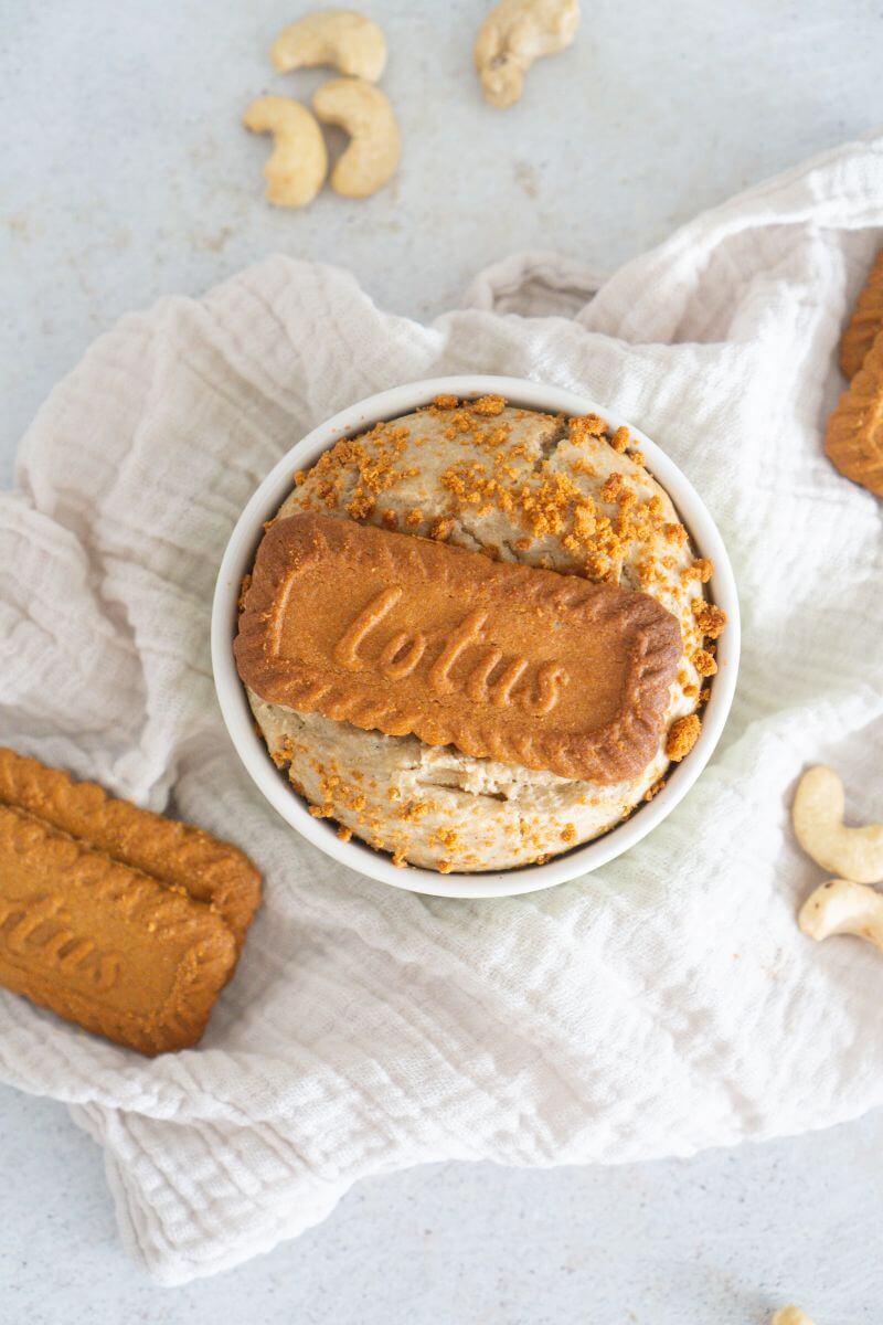Paistetut kaurahiutaleet Biscoffilla
