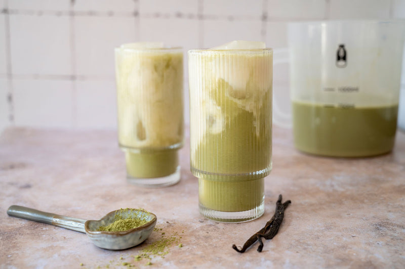 Vanilja-matcha-latte riisimaidolla